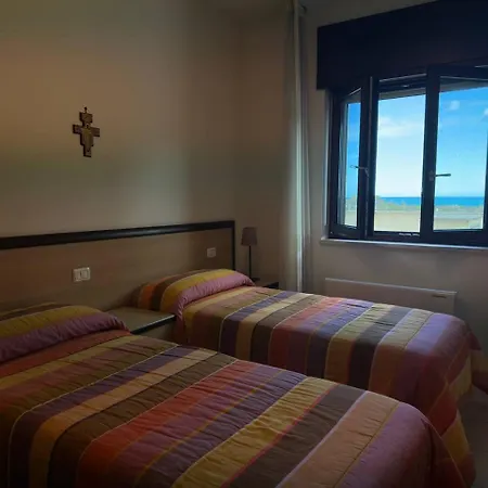 Casa Di Ospitalita Religiosa San Francesco D'assisi - Ba Otel *