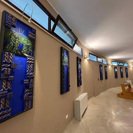 Casa Di Ospitalita Religiosa San Francesco D'assisi - Ba Otel *