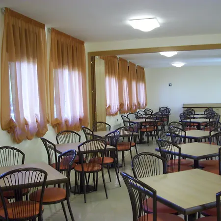 מלון Casa Di Ospitalita Religiosa San Francesco D'assisi - Ba *