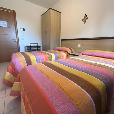 Casa Di Ospitalita Religiosa San Francesco D'assisi - Ba Otel