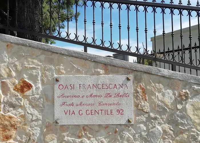 מלון Casa Di Ospitalita Religiosa San Francesco D'assisi - Ba *